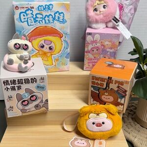 Mixed figure and plush pendants